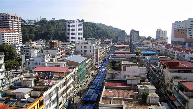 Uitzicht over de stad Sandakan 1